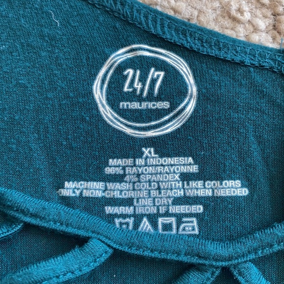 Maurice’s 24/7 Cut Out Top - Picture 3 of 3